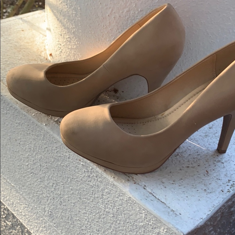 Tan ladies shoes with heels